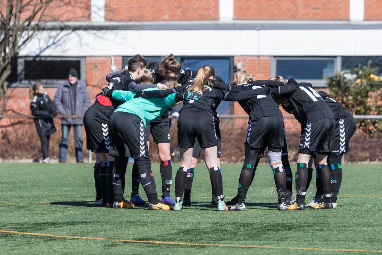 Bild 148 - B-Juniorinnen Halbfinale SVHU - Holstein Kiel : Ergebnis: 3:0